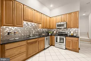 1121 S Clinton St, Baltimore, MD 21224 - Photo 10