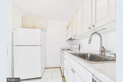1 E Chase Street #614, Baltimore, MD 21202 - Photo 8