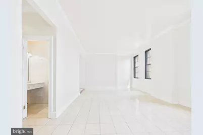1 E Chase Street #614, Baltimore, MD 21202 - Photo 4