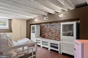 821 S Decker Ave S, Baltimore, MD 21224 - Photo 36