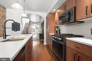 821 S Decker Ave S, Baltimore, MD 21224 - Photo 14