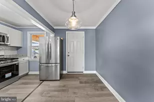 3693 Kenyon Ave, Baltimore, MD 21213 - Photo 8