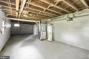 109 S Augusta Ave, Baltimore, MD 21229 - Photo 38