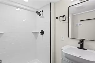 1824 E 32nd St, Baltimore, MD 21218 - Photo 28