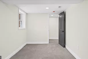 1824 E 32nd St, Baltimore, MD 21218 - Photo 30