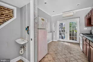 865 Reinhart St, Baltimore, MD 21230 - Photo 4