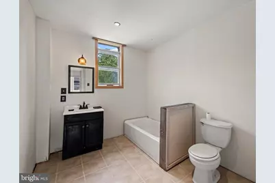 2004 Rockrose Avenue, Baltimore, MD 21211 - Photo 20