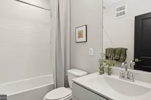 106A Locke St, Baltimore, MD 21230 - Photo 16