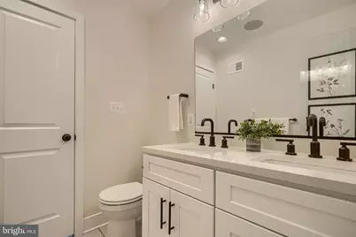 109 S Clinton Street, Baltimore, MD 21224 - Photo 32