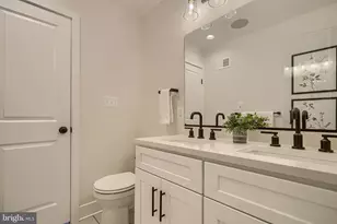 109 S Clinton St, Baltimore, MD 21224 - Photo 32