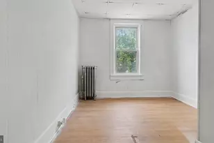 2825 W Lafayette Ave, Baltimore, MD 21216 - Photo 24