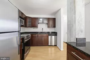 1011 Hunter St, Baltimore, MD 21202 - Photo 4