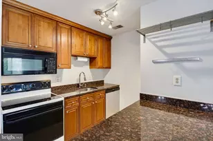 109 W Conway St, Baltimore, MD 21201 - Photo 8