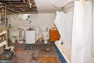 512 E 35th St, Baltimore, MD 21218 - Photo 26