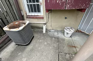 910 N Fulton Ave, Baltimore, MD 21217 - Photo 4