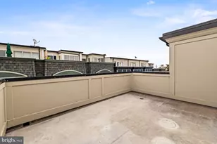 17 Yogurt Ln, Baltimore, MD 21231 - Photo 40