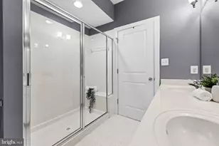 17 Yogurt Ln, Baltimore, MD 21231 - Photo 26