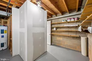 16 N Wolfe St, Baltimore, MD 21231 - Photo 36