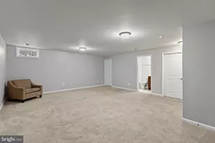4400 Scarlet Oak Ln, Baltimore, MD 21229 - Photo 30