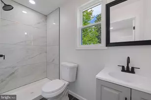 4202 Barrington Rd, Baltimore, MD 21229 - Photo 14