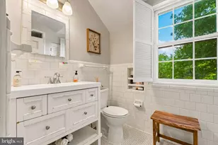 10 W Lake Ave, Baltimore, MD 21210 - Photo 36