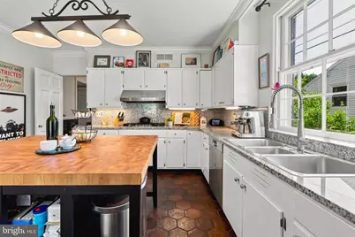 10 W Lake Avenue, Baltimore, MD 21210 - Photo 24