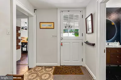 10 W Lake Avenue, Baltimore, MD 21210 - Photo 28