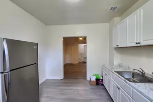 2427 E Lanvale St, Baltimore, MD 21213 - Photo 10
