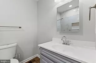 1727 E 33rd St, Baltimore, MD 21218 - Photo 22