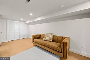 309 E 22nd St, Baltimore, MD 21218 - Photo 36