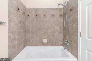 2936 E Fayette St, Baltimore, MD 21224 - Photo 18