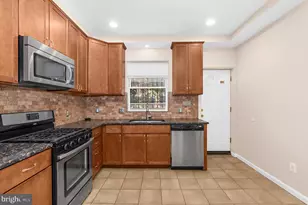 2936 E Fayette St, Baltimore, MD 21224 - Photo 12
