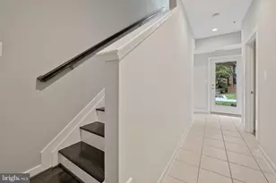 27 Yogurt Ln, Baltimore, MD 21231 - Photo 18