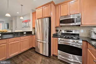 27 Yogurt Ln, Baltimore, MD 21231 - Photo 4