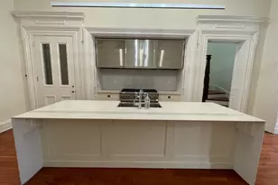 18 E Mt Vernon Pl, Baltimore, MD 21202 - Photo 2