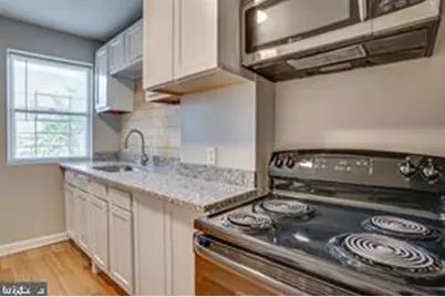 2002 Hollins Ferry, Baltimore, MD 21230 - Photo 10