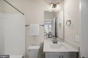 105 Glass Ln, Baltimore, MD 21230 - Photo 24