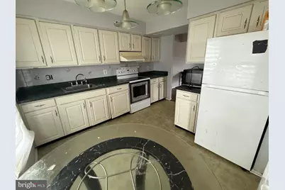 807 Showell Court, Baltimore, MD 21202 - Photo 6