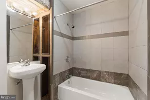 700 Park Ave, Baltimore, MD 21201 - Photo 30