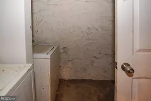 1208 N Longwood St, Baltimore, MD 21216 - Photo 38