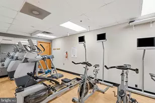 2702 Lighthouse Pt E, Baltimore, MD 21224 - Photo 24