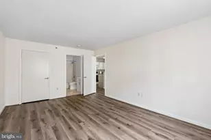 2702 Lighthouse Pt E, Baltimore, MD 21224 - Photo 18