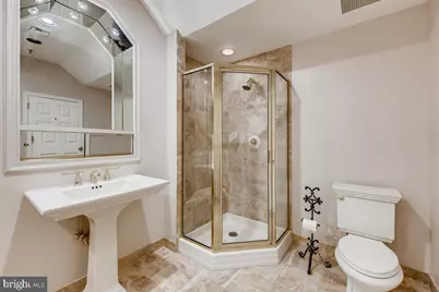 10 E Lee Street #2608, Baltimore, MD 21202 - Photo 12