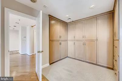 10 E Lee Street #2608, Baltimore, MD 21202 - Photo 14