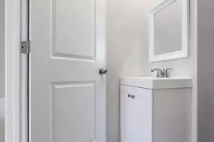 1927 St Paul St, Baltimore, MD 21218 - Photo 20