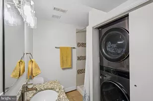 2105 E Lamley St, Baltimore, MD 21231 - Photo 16
