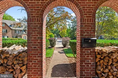 400 Bretton Place, Baltimore, MD 21218 - Photo 6