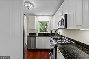 400 Bretton Pl, Baltimore, MD 21218 - Photo 18