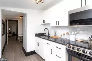 606 Cathedral St, Baltimore, MD 21201 - Photo 2