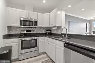 23 Pierside Dr, Baltimore, MD 21230 - Photo 14